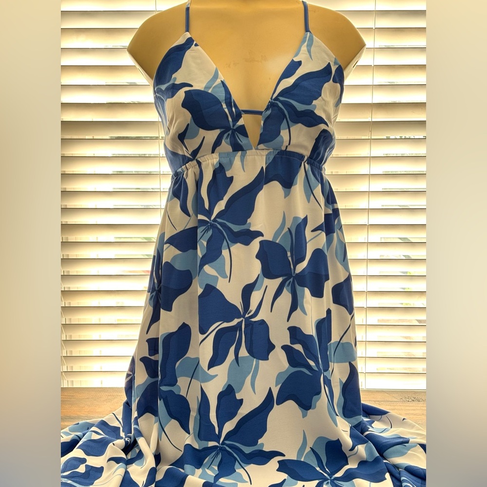 A New Day Blue and White Floral Top